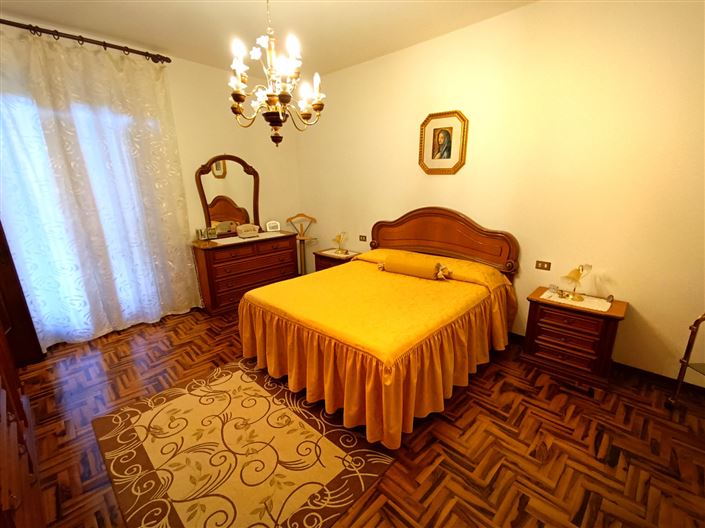 Image No.25-Maison de 8 chambres à vendre à Licciana Nardi