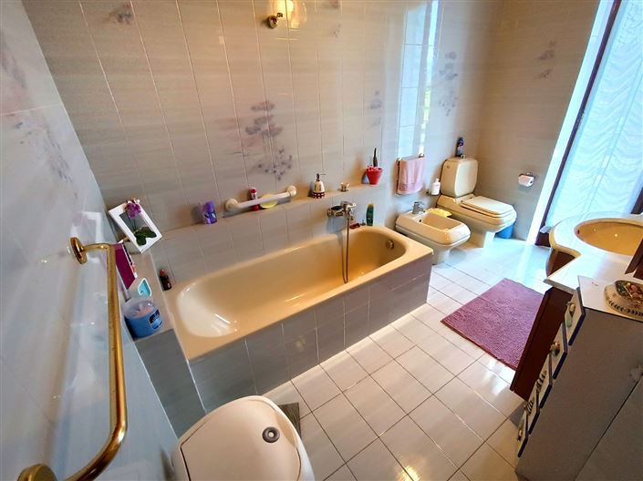 Image No.30-Maison de 8 chambres à vendre à Licciana Nardi