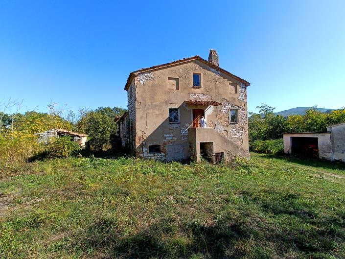 Image No.8-18 Bed Country Property for sale