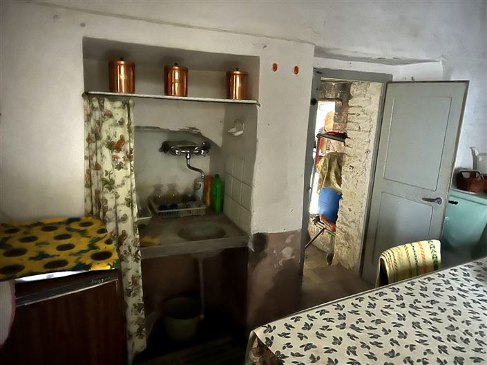 Image No.6-4 Bed House for sale