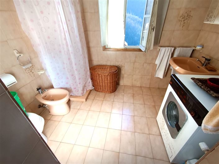 Image No.21-5 Bed Country House for sale