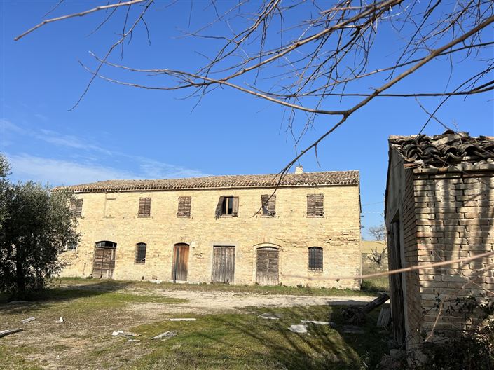 Image No.8-5 Bed House for sale