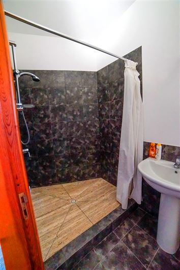 Image No.15-3 Bed House for sale