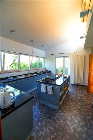 Image No.8-3 Bed House for sale