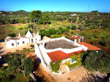 Maison de campagne de 5 chambres à vendre à Ostuni