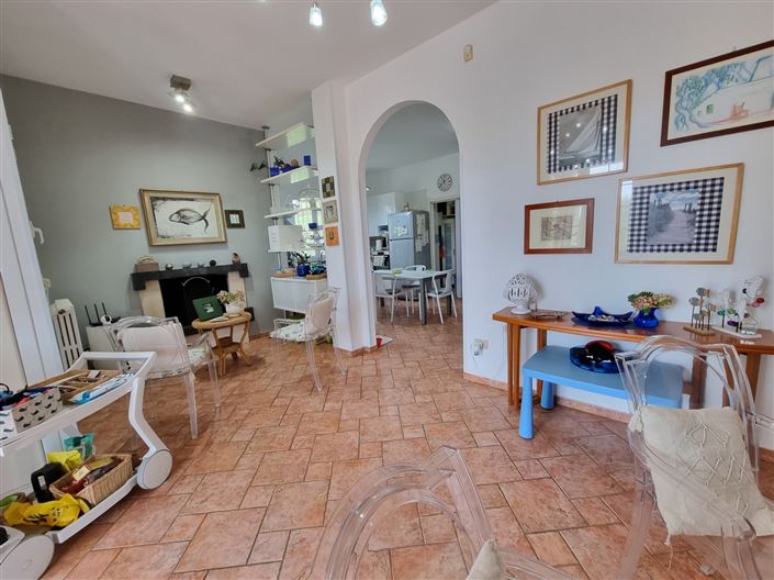 Image No.8-3 Bed House for sale