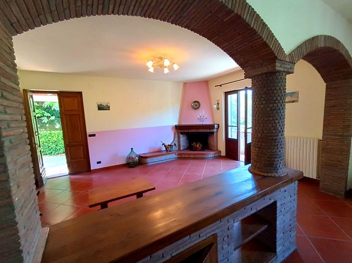 Image No.18-4 Bed House for sale