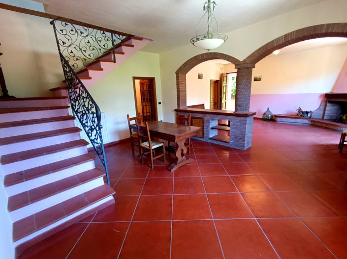 Image No.25-4 Bed House for sale