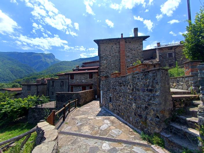 Image No.12-3 Bed House for sale