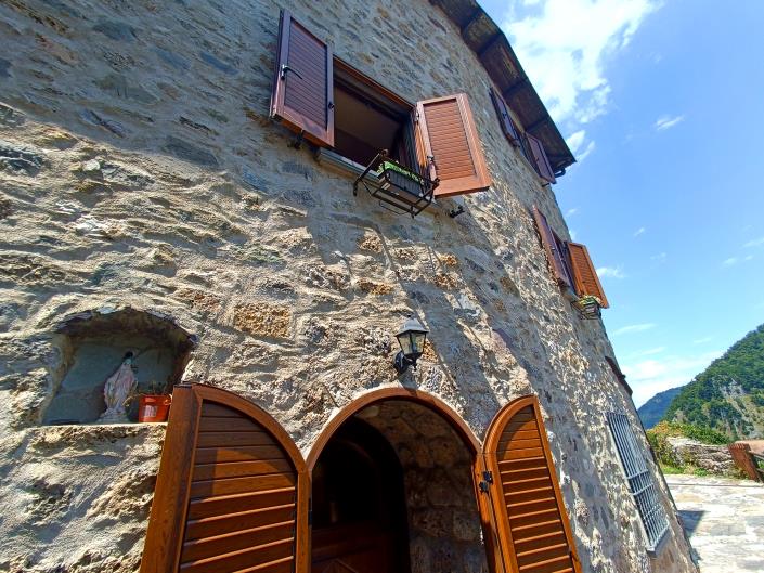 Image No.15-3 Bed House for sale