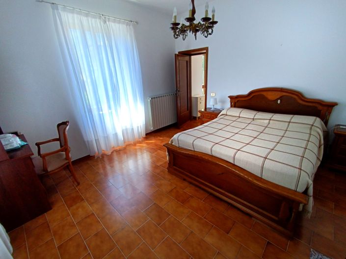 Image No.28-2 Bed House for sale