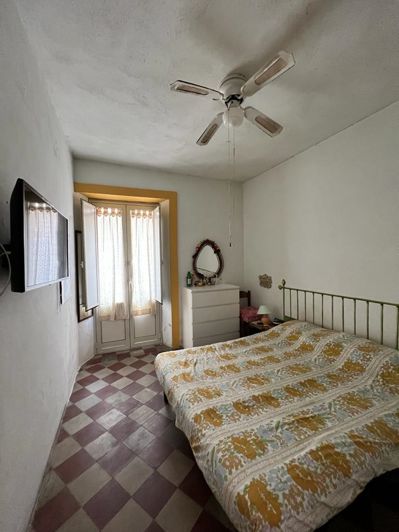 Image No.8-1 Bed House for sale