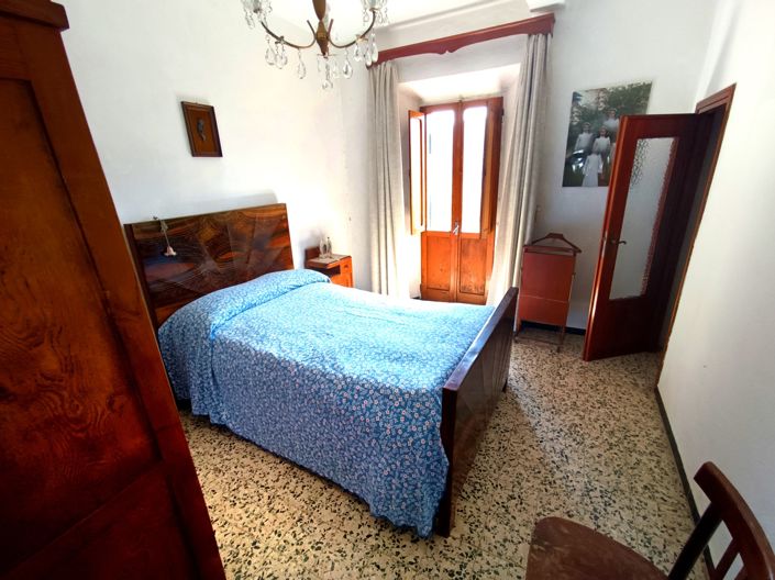 Image No.22-4 Bed House for sale