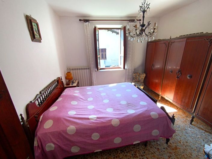 Image No.16-3 Bed House for sale