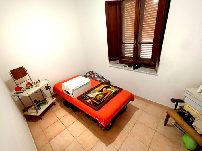 Image No.17-3 Bed House for sale