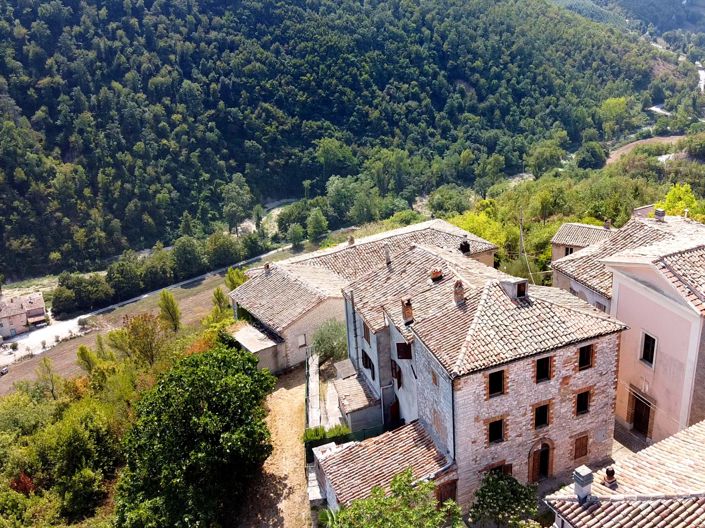 Image No.2-Maison de 4 chambres à vendre à Arcevia