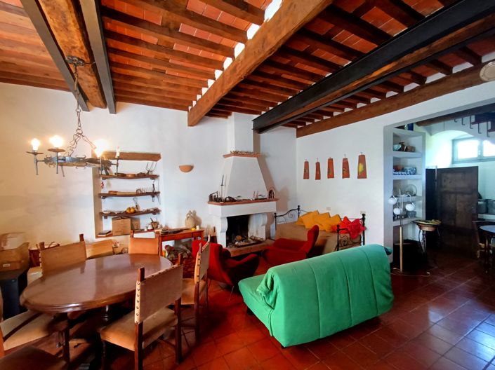 Image No.2-Maison de 2 chambres à vendre à Camporgiano