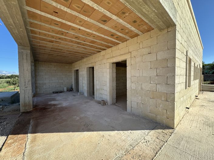 Image No.10-3 Bed House for sale