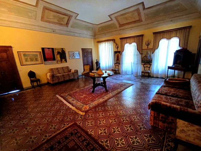 Image No.22-5 Bed House for sale