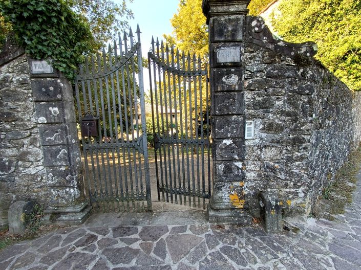 Image No.6-5 Bed House for sale