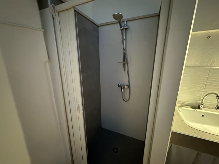 Image No.17-1 Bed House for sale