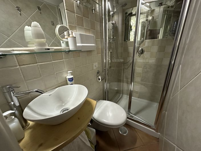 Image No.6-1 Bed House for sale