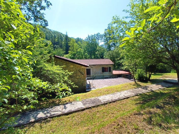 Image No.10-3 Bed House for sale