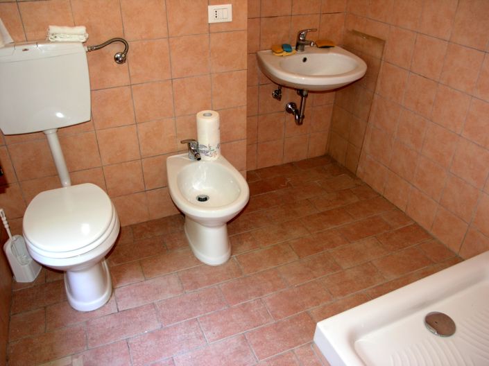 Image No.20-3 Bed House for sale