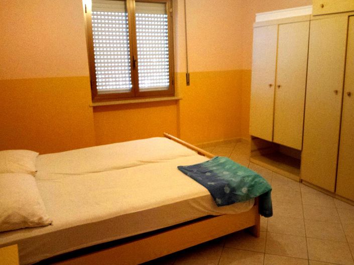 Image No.13-10 Bed House for sale