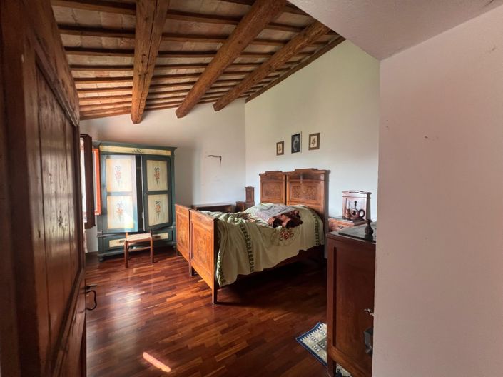 Image No.10-4 Bed House for sale