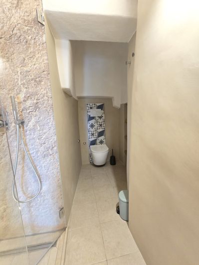 Image No.10-1 Bed House for sale