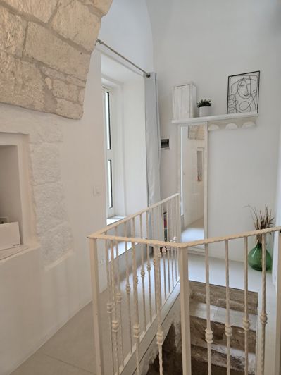 Image No.17-1 Bed House for sale