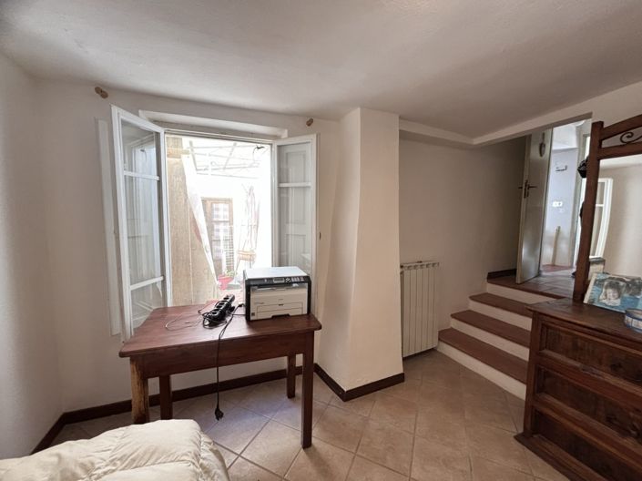 Image No.21-3 Bed House for sale