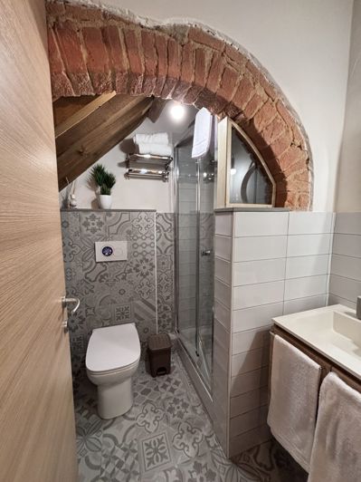 Image No.25-2 Bed House for sale