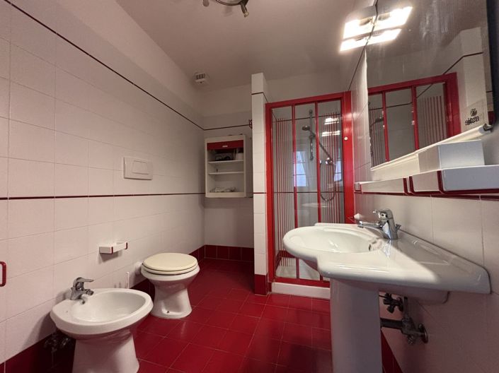 Image No.20-2 Bed Apartment for sale