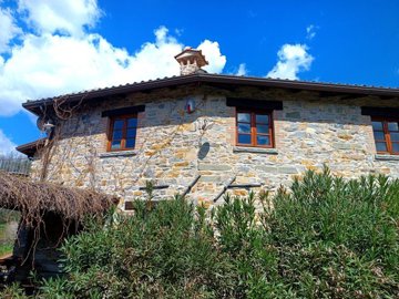 vendita-gruppo-di-fabbricati-massa-carrara-ri