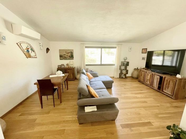 Image No.20-2 Bed House for sale