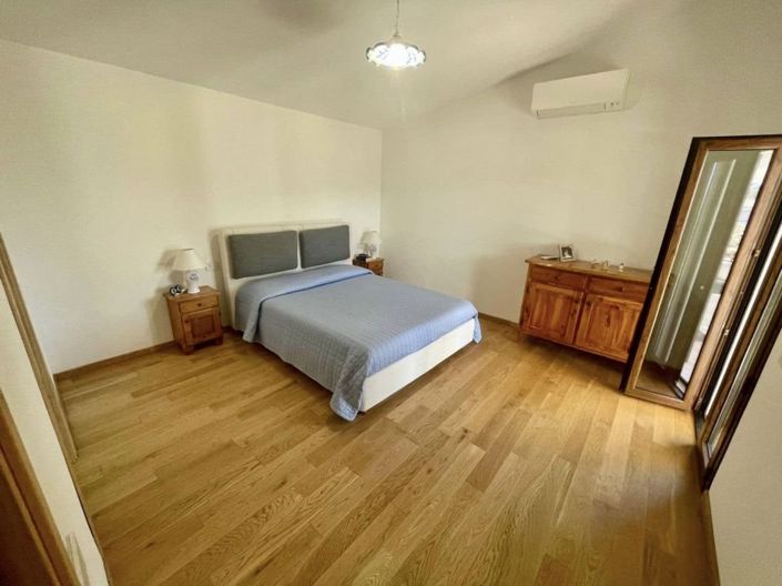 Image No.27-2 Bed House for sale