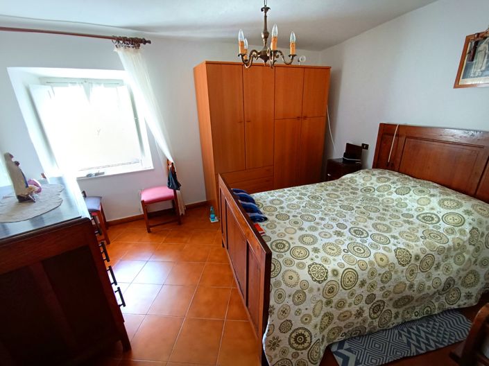 Image No.16-5 Bed House for sale