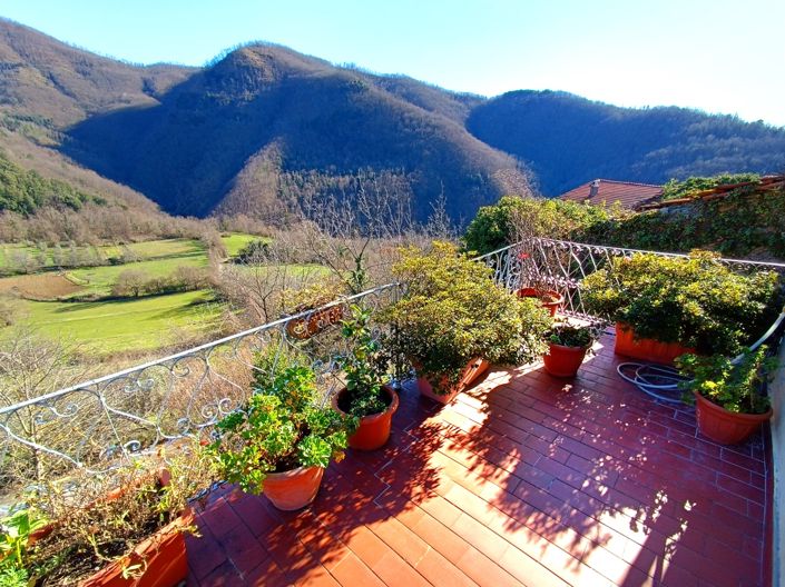 Image No.26-5 Bed House for sale