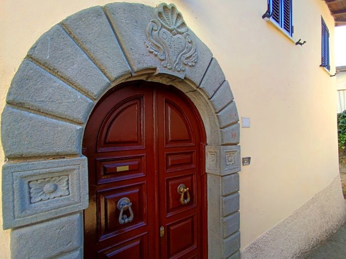 Image No.6-5 Bed House for sale