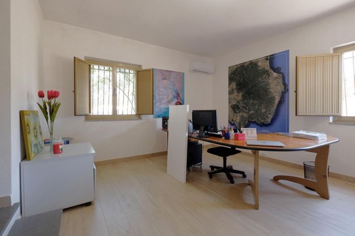 Image No.11-5 Bed House for sale