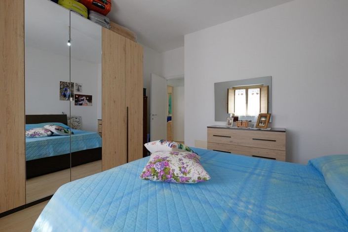 Image No.20-5 Bed House for sale