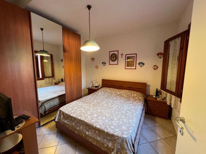 Image No.12-2 Bed House for sale