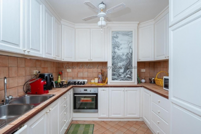 Image No.18-4 Bed House for sale