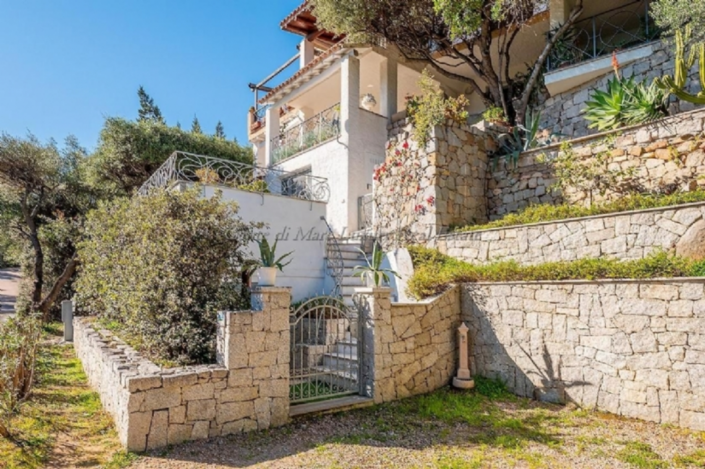 Image No.7-4 Bed House for sale