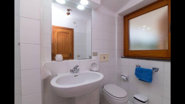 Image No.20-3 Bed House for sale