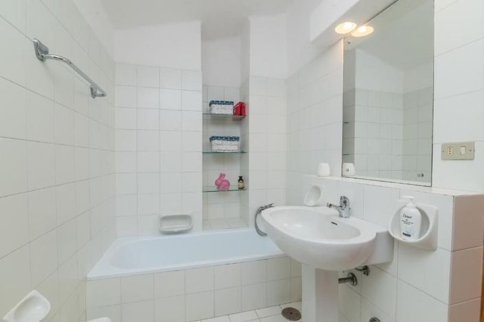 Image No.22-3 Bed House for sale