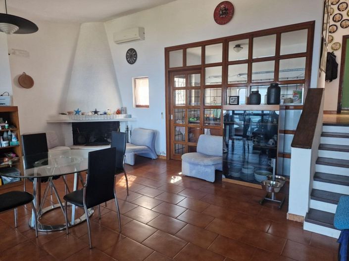 Image No.20-4 Bed House for sale