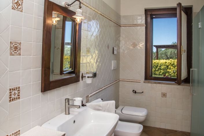 Image No.18-4 Bed House for sale